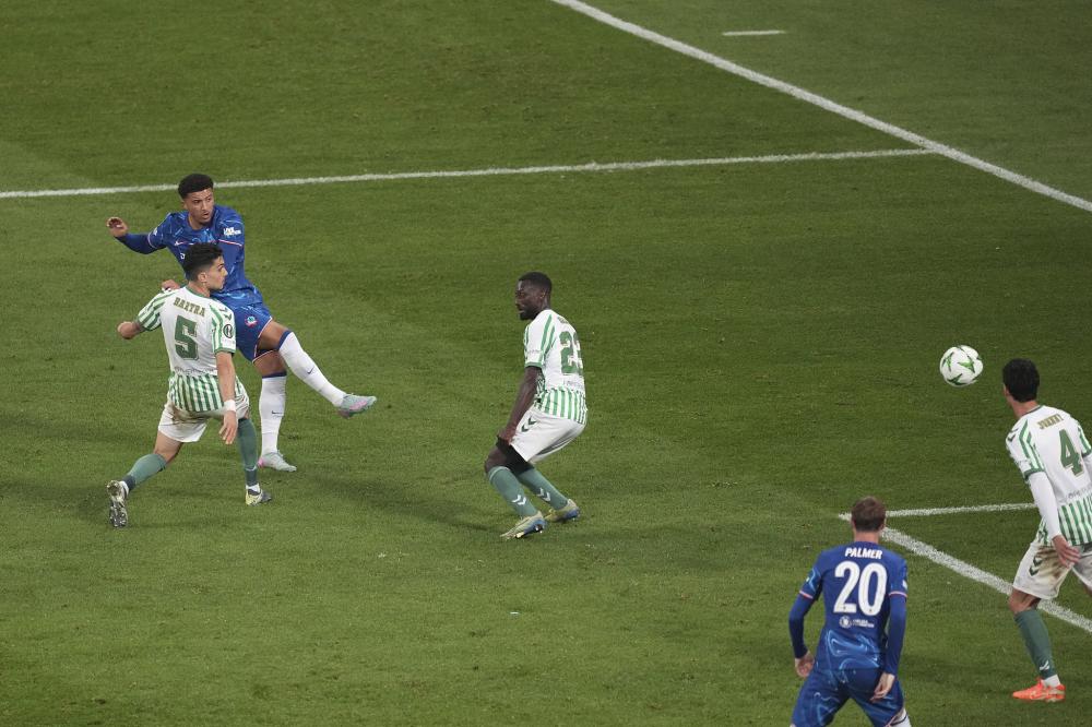 TA：利物浦签不下伊萨克也不会盲目买人；斯洛特想补充中后卫