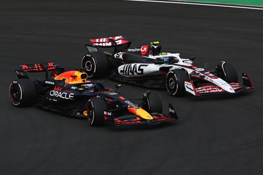 足球评论员兼作家，退役后的克拉默已在创作个人第二部小说